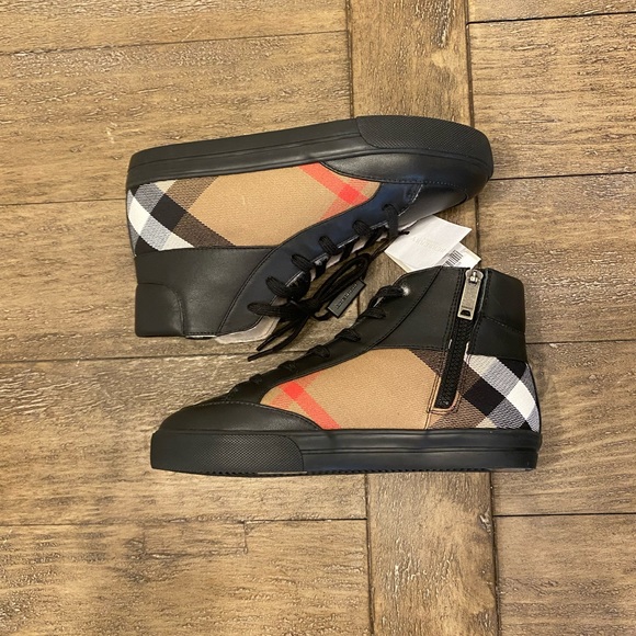 *RARE* Burberry Children Mini Haypark Sneaker - Picture 6 of 13